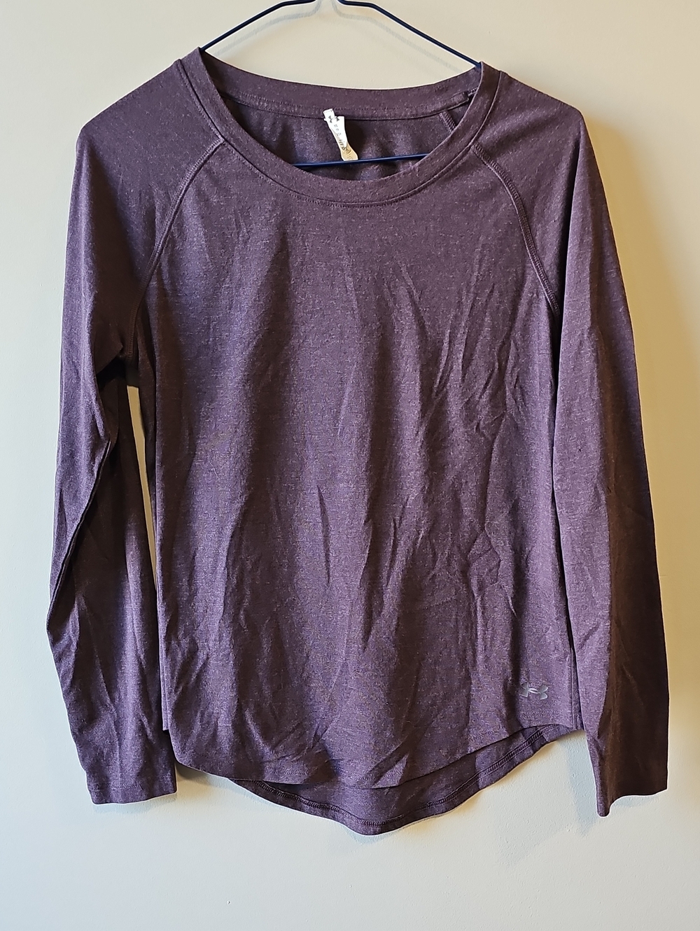 Under Armour XS Purple Heatgear Loose Fit Long-Sleeve Shirt